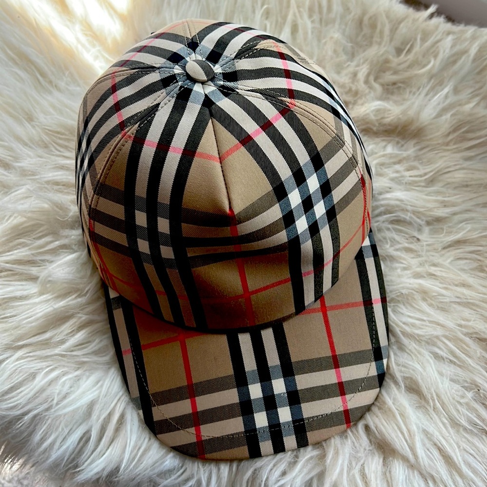 Authentic Burberry Hat! Excellent like new condition!